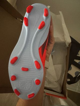 Botas de fútbol Nike Phantom Talla 37.5 Nuevas