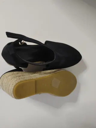 Zapatos de cuña negros