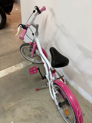 Bicicleta infantil Btwin rosa y blanca