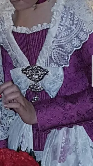 Corpiño fallera morado y blanco