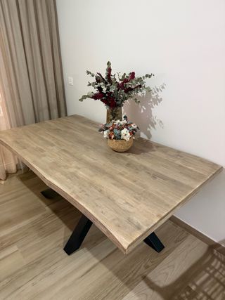 Mesa de comedor madera y metal