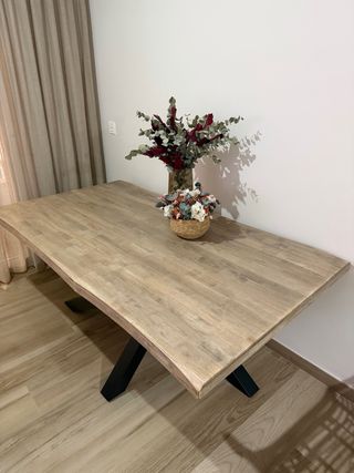 Mesa de comedor madera y metal