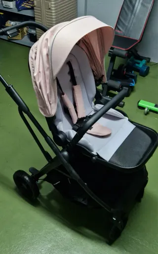 Silla de paseo rosa y gris