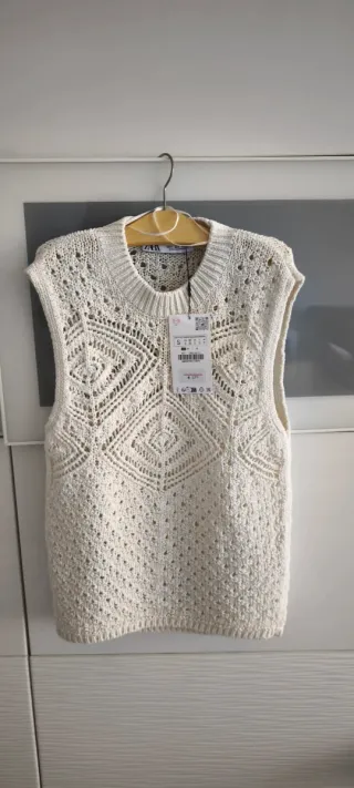 Top punto Zara, color crema, Talla S, nuevo. 