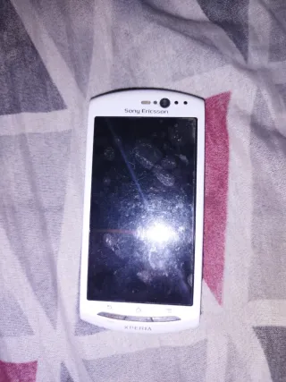Sony Ericsson Xperia bianco