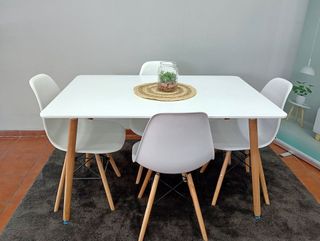 CONJUNTO DE MESA/COMEDOR + 4 SILLAS