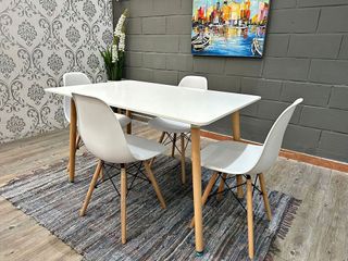 CONJUNTO DE MESA/COMEDOR + 4 SILLAS