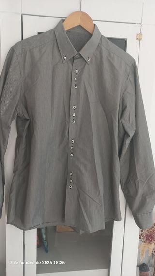 Camisa de hombre gris