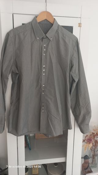 Camisa de hombre gris