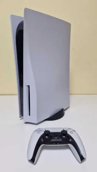 Consola PS5 Blanca 1T  + Mando + Juego.