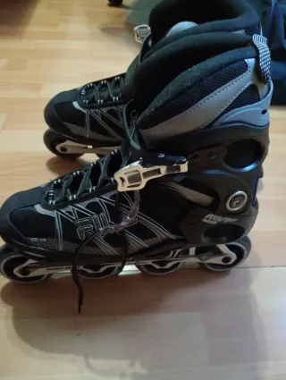 Patines en línea Fila negros talla 43.