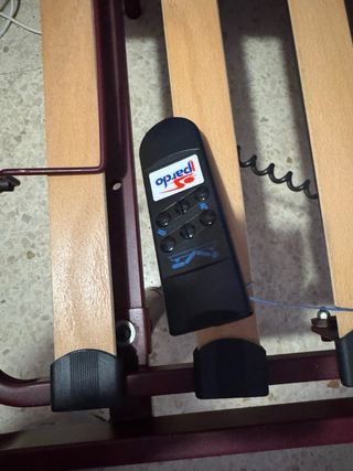 Cama articulada marrón , está como nueva 