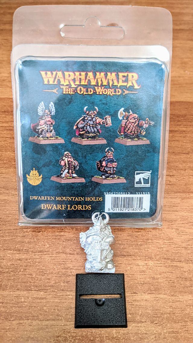 Dwarf Lord with Horned Helm and Hammer Warhammer