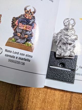 Dwarf Lord with Horned Helm and Hammer Warhammer