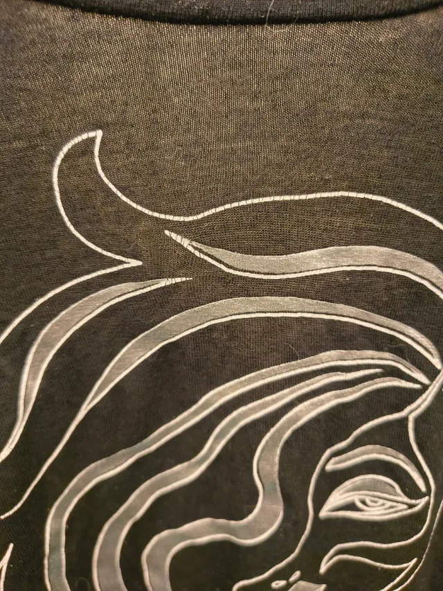 Maglia nera donna con stampa