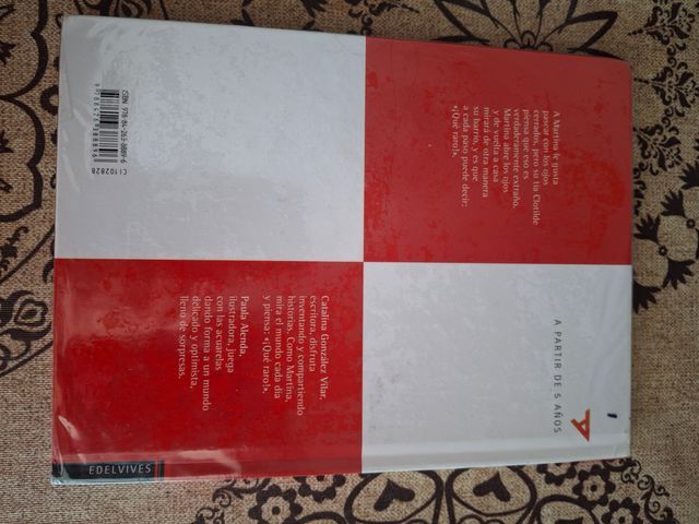 ¡Qué raro! (Ala Delta: Serie roja lee y escucha...