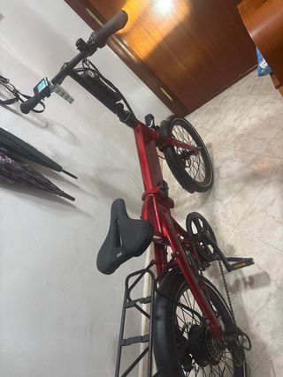 Bicicleta Eléctrica Roja Plegable