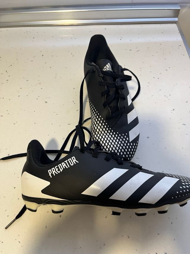 Botas de fútbol Adidas Predator Negras. T38