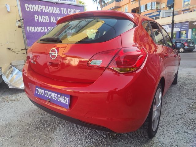 Opel Astra 2010