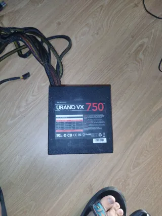 Fuente de Alimentación Urano VX750