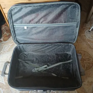 Maleta grande para viajar azul .