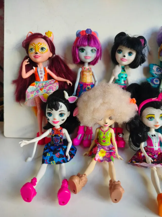 Lote 9 Muñecas enchantimals