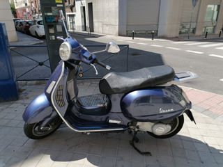 Vespa GranTurismo. 200 cc. azul reale Metálico