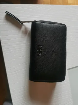 Cartera Karl Lagerfeld negra con logo