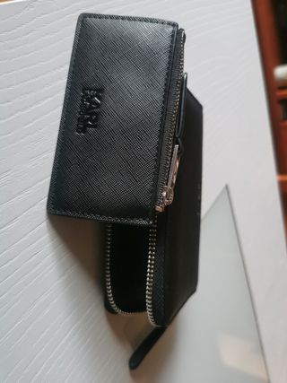 Cartera Karl Lagerfeld negra con logo