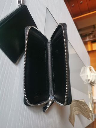 Cartera Karl Lagerfeld negra con logo