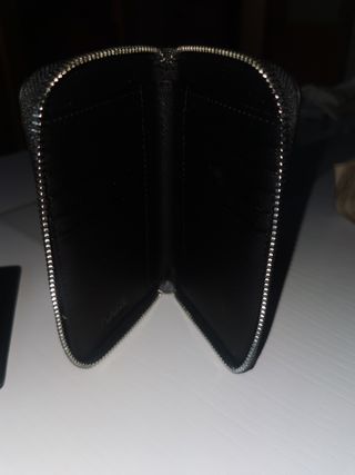 Cartera Karl Lagerfeld negra con logo