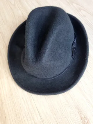 Sombrero negro de fieltro para mujer