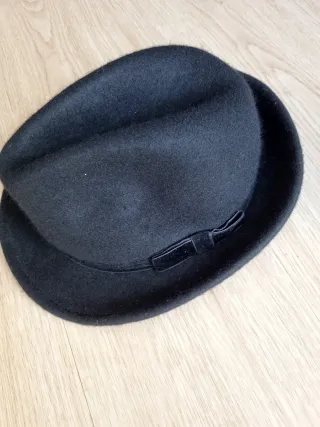 Sombrero negro de fieltro para mujer