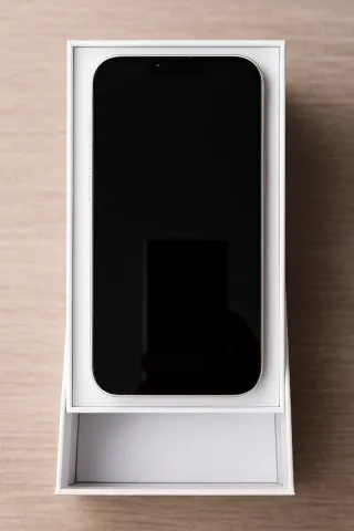 iPhone 14 Plus bianco, batteria al 100%