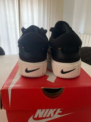 Zapatillas Nike Mujer Talla 38 Negras y Blancas