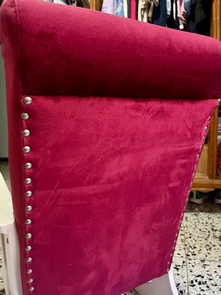 Sillón mecedora infantil recién tapizado 