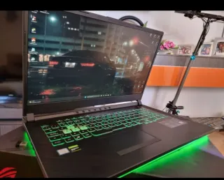 PC Gaming con Teclado RGB