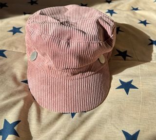 Gorra de pana rosa