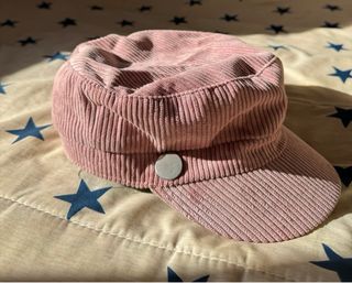 Gorra de pana rosa