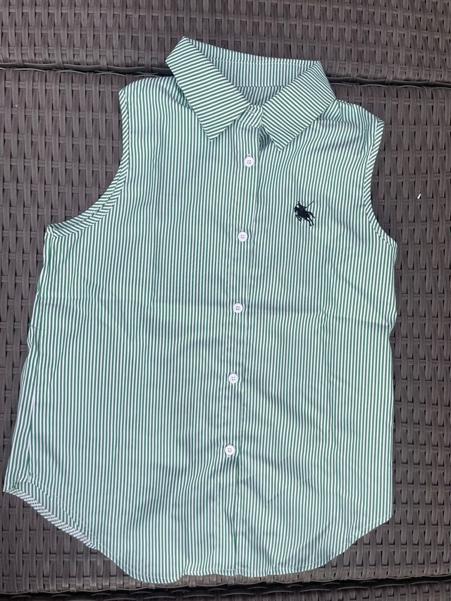 Camisa verde y blanca de rayas