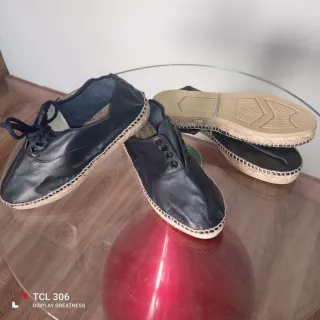 Zapatos de piel con piso de esparto. Muy cómodos