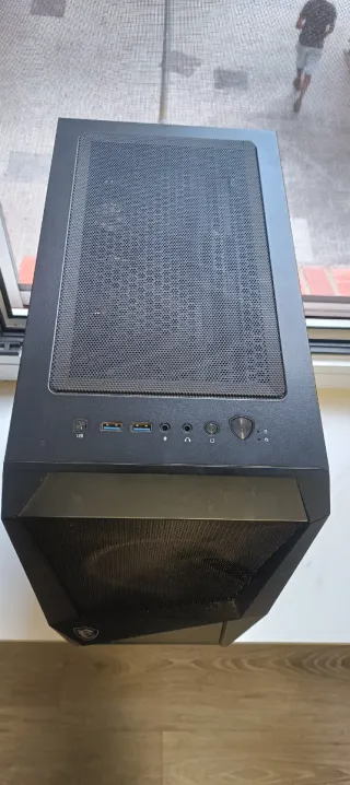 PC Gaming MSI + Monitor LG 27