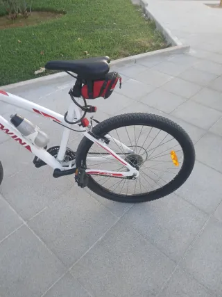 Bicicleta de Montaña B'TWIN Blanca y Roja