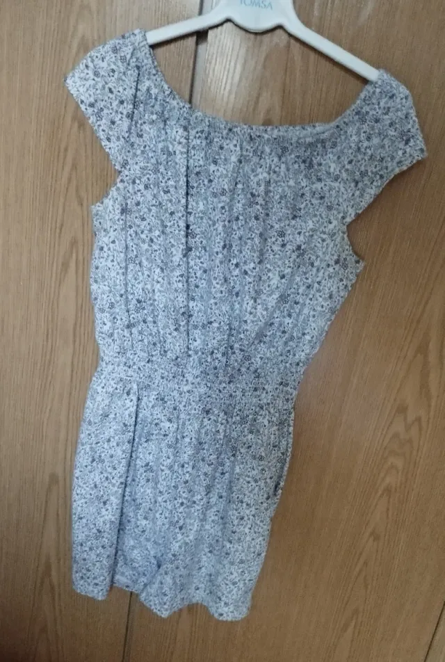 Mono corto niña con cintura y cuello elástico