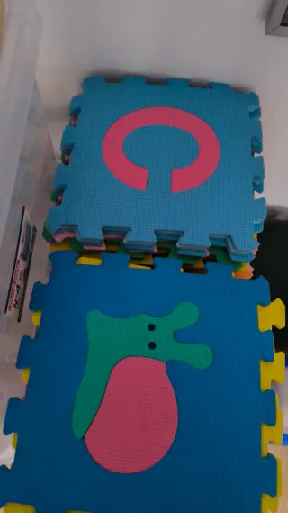 Alfombra goma EVA puzzle multicolor