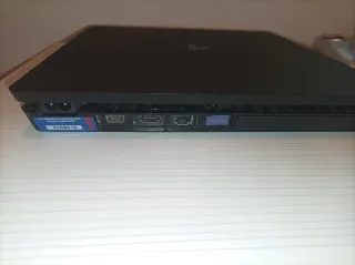 PS4 (PlayStation 4) Slim 1TB + Mando