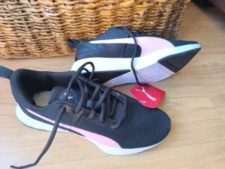 Zapatillas Puma Runner Negras y Rosas
