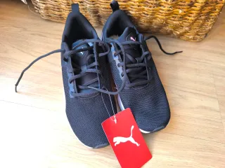 Zapatillas Puma Runner Negras y Rosas