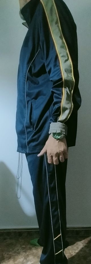 Chándal azul y verde