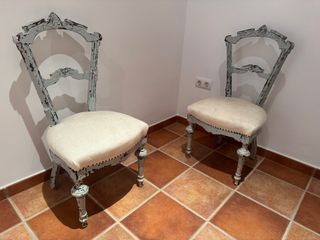 Juego de 2 sillas antiguas